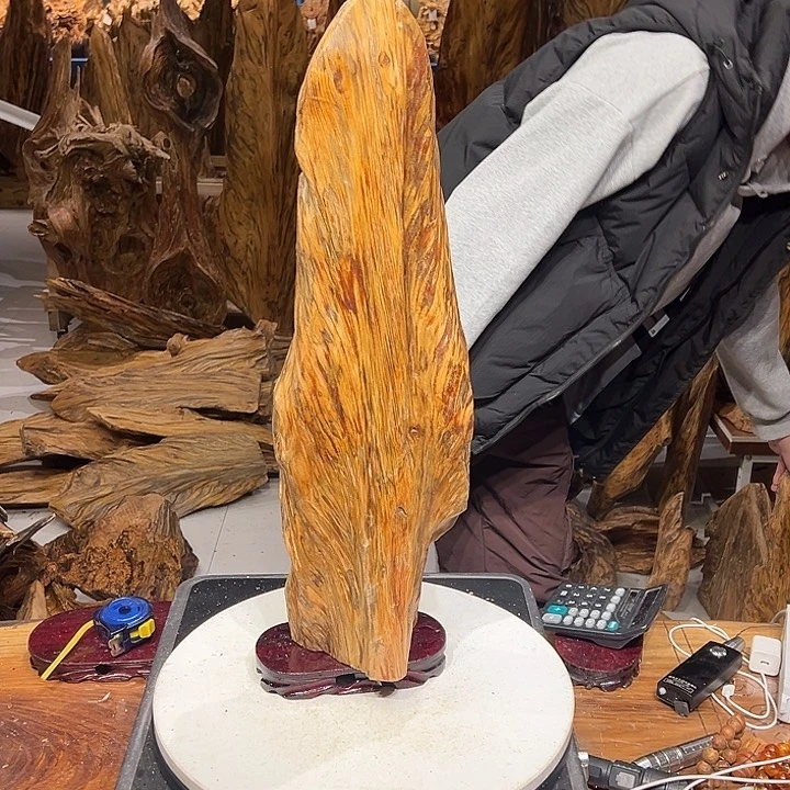 松木（琥珀木）勤**事