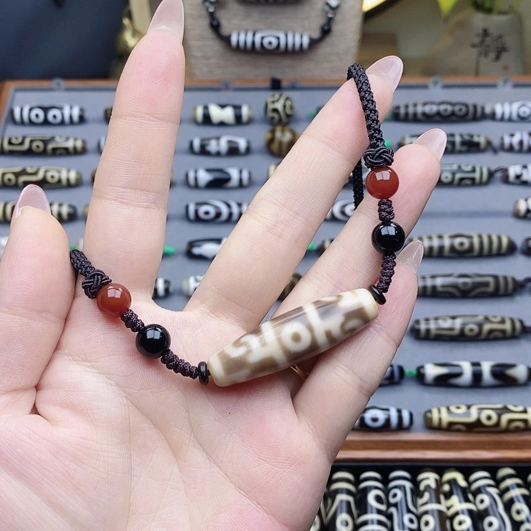 ****.玛瑙/玉髓未镶嵌颈饰