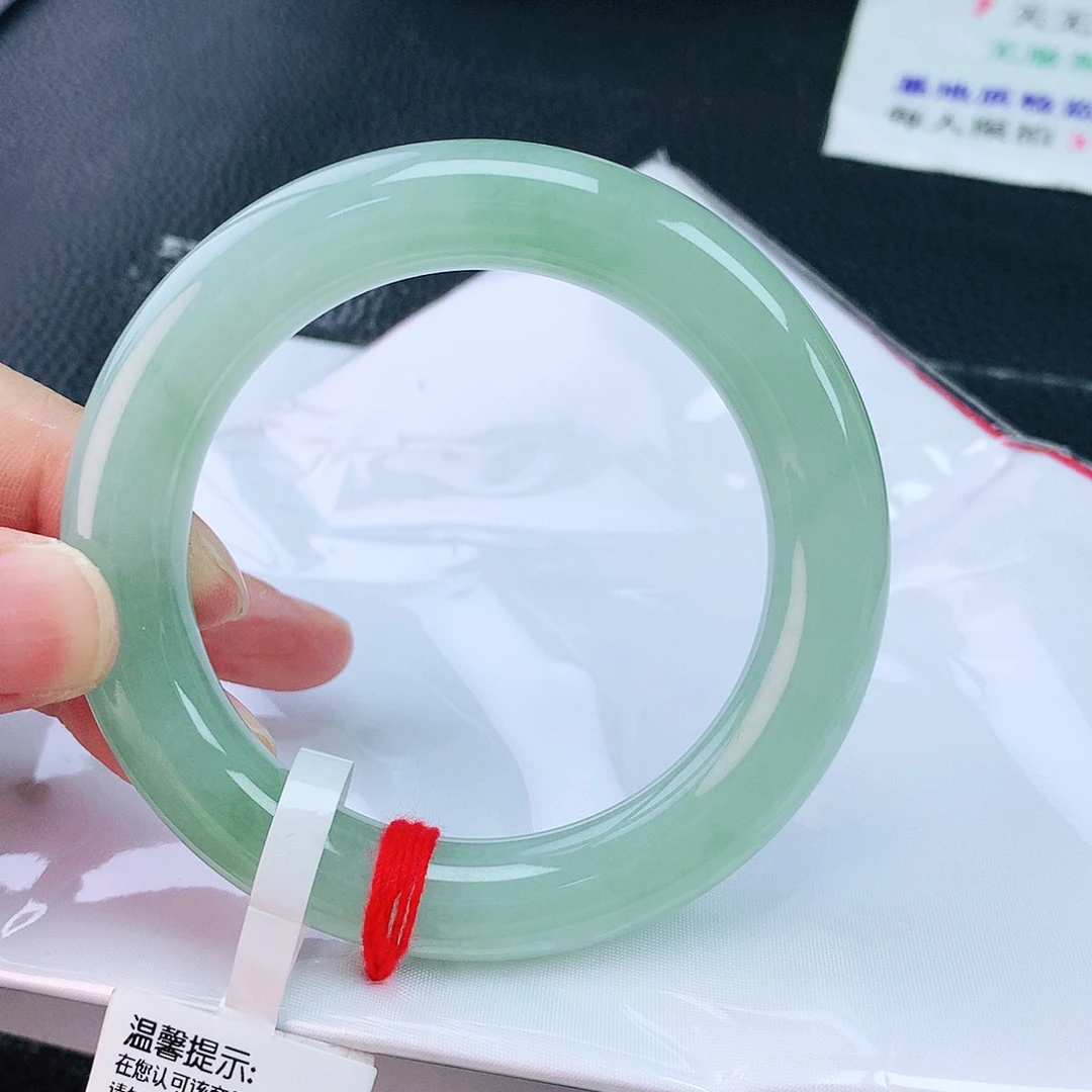翡翠手镯未镶嵌54胖