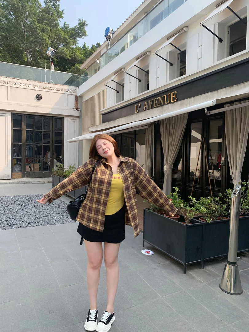 椿日栗 2024中长款款百搭宽松复古美式格子衬衫外套女