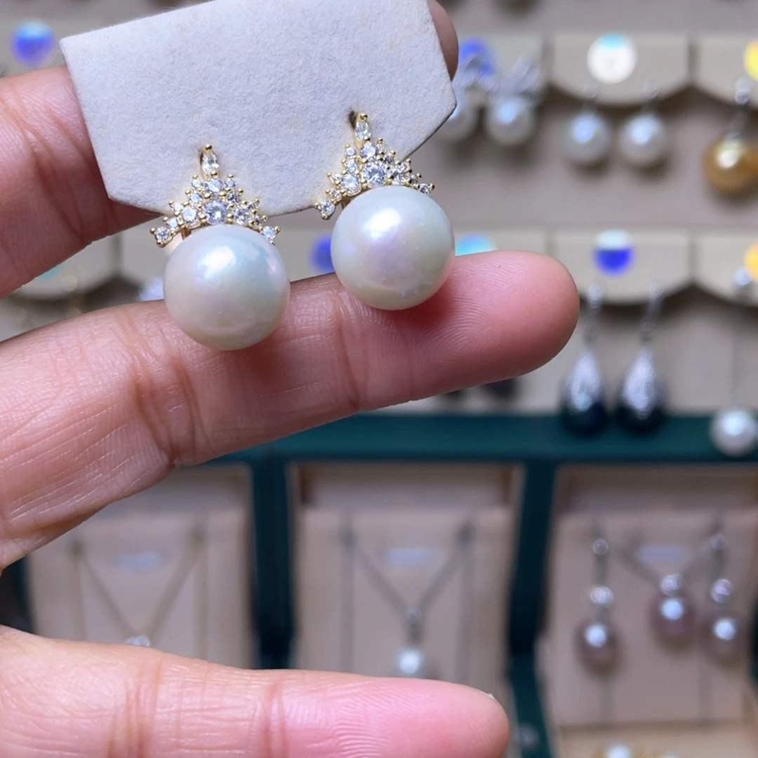 淡水珍珠耳环未镶嵌