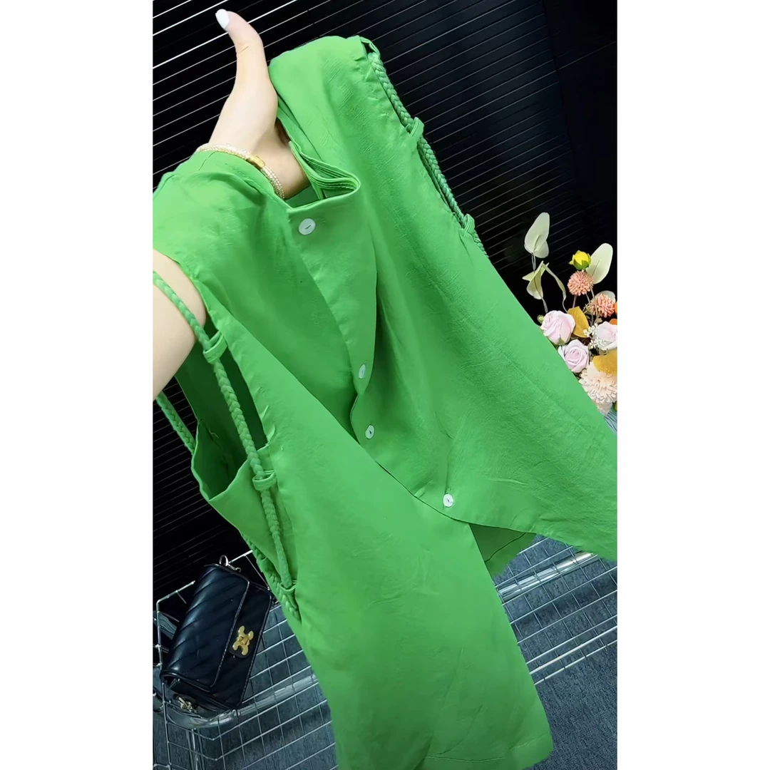 今年流行穿搭2025夏季新款温柔风纯色无袖抽绳休闲风薄款衬衫上衣