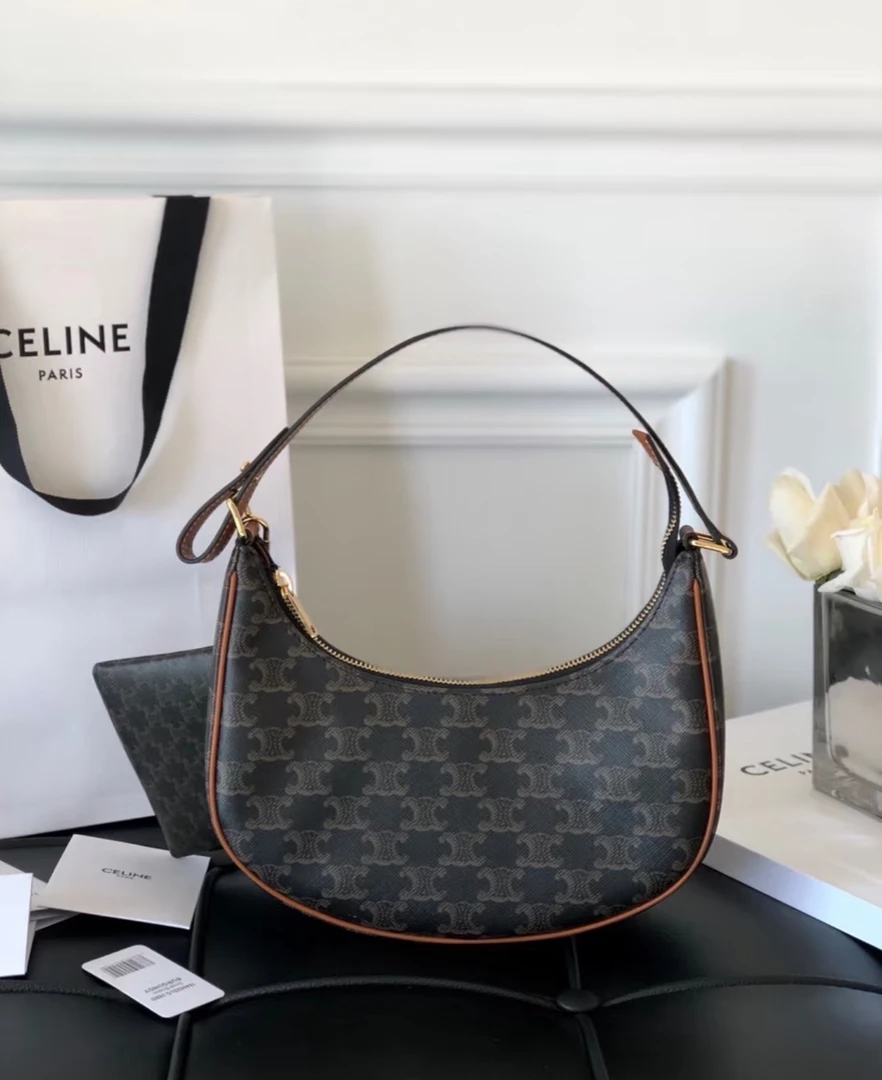 95新 Celine/思琳 老花豌豆24cm 15761804