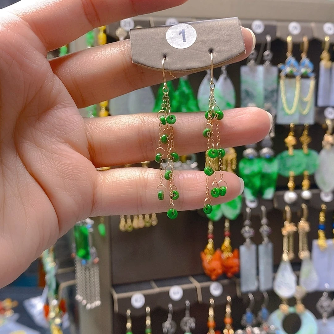 未镶嵌翡翠耳饰翡翠