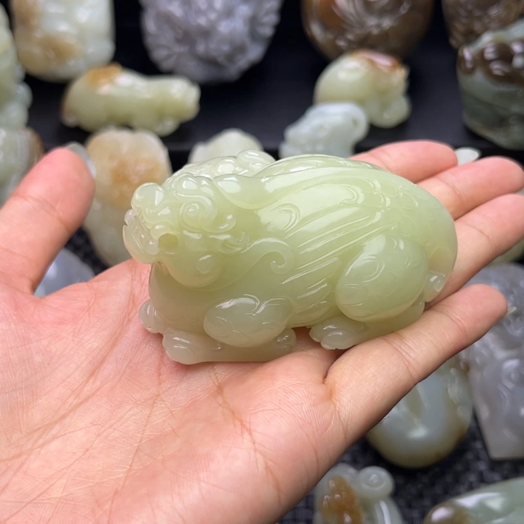 梨***落未镶嵌和田玉把件