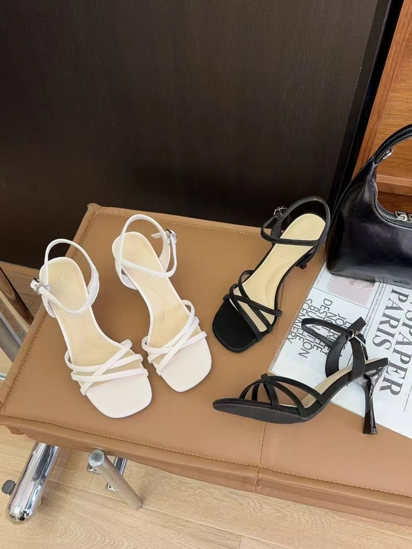 J.M时尚凉鞋尖头细跟高跟露趾气质百搭