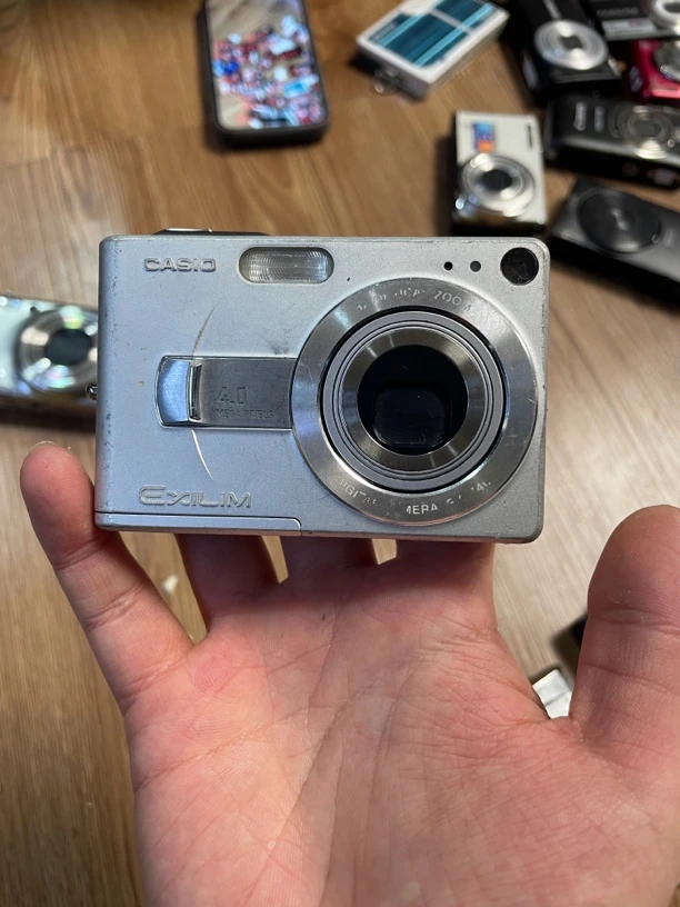 9新 Casio/卡西欧 卡西欧z40 400w像素