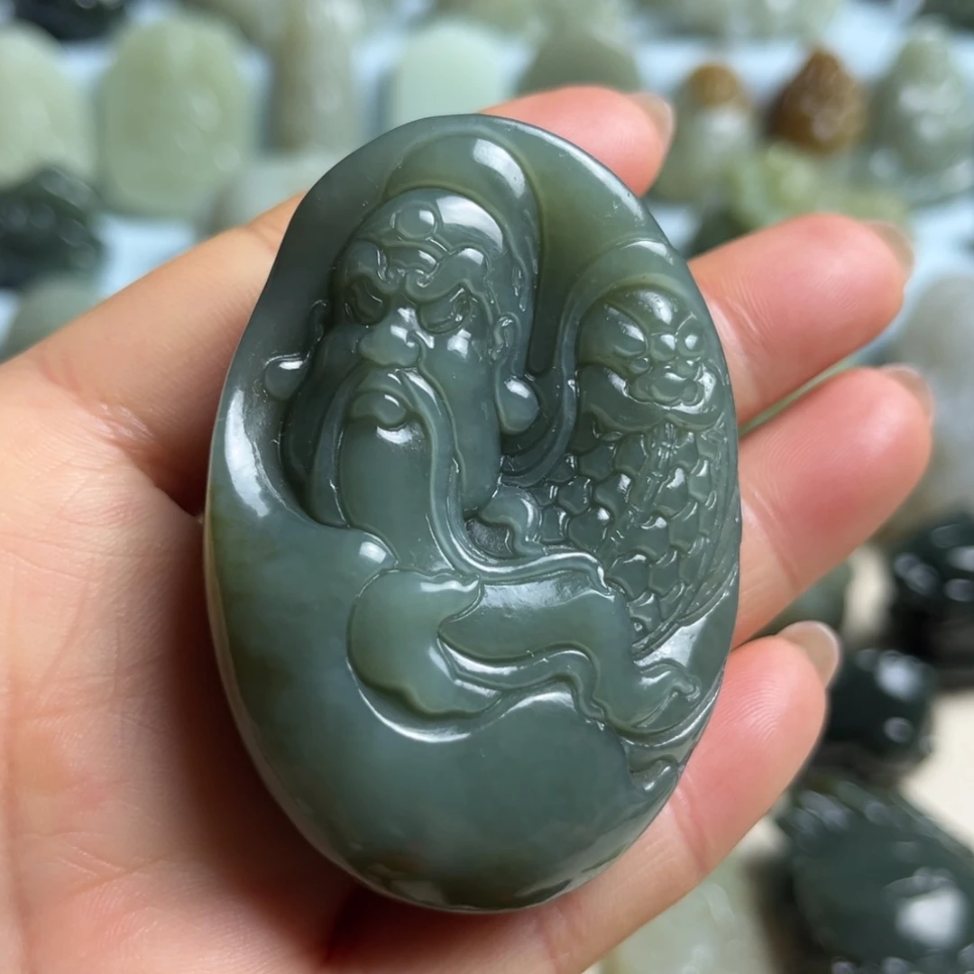 和田玉未镶嵌把件