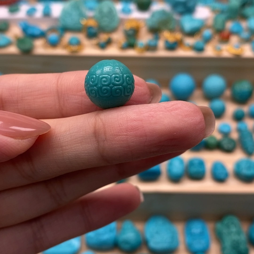 随***安未镶嵌绿松石颈饰