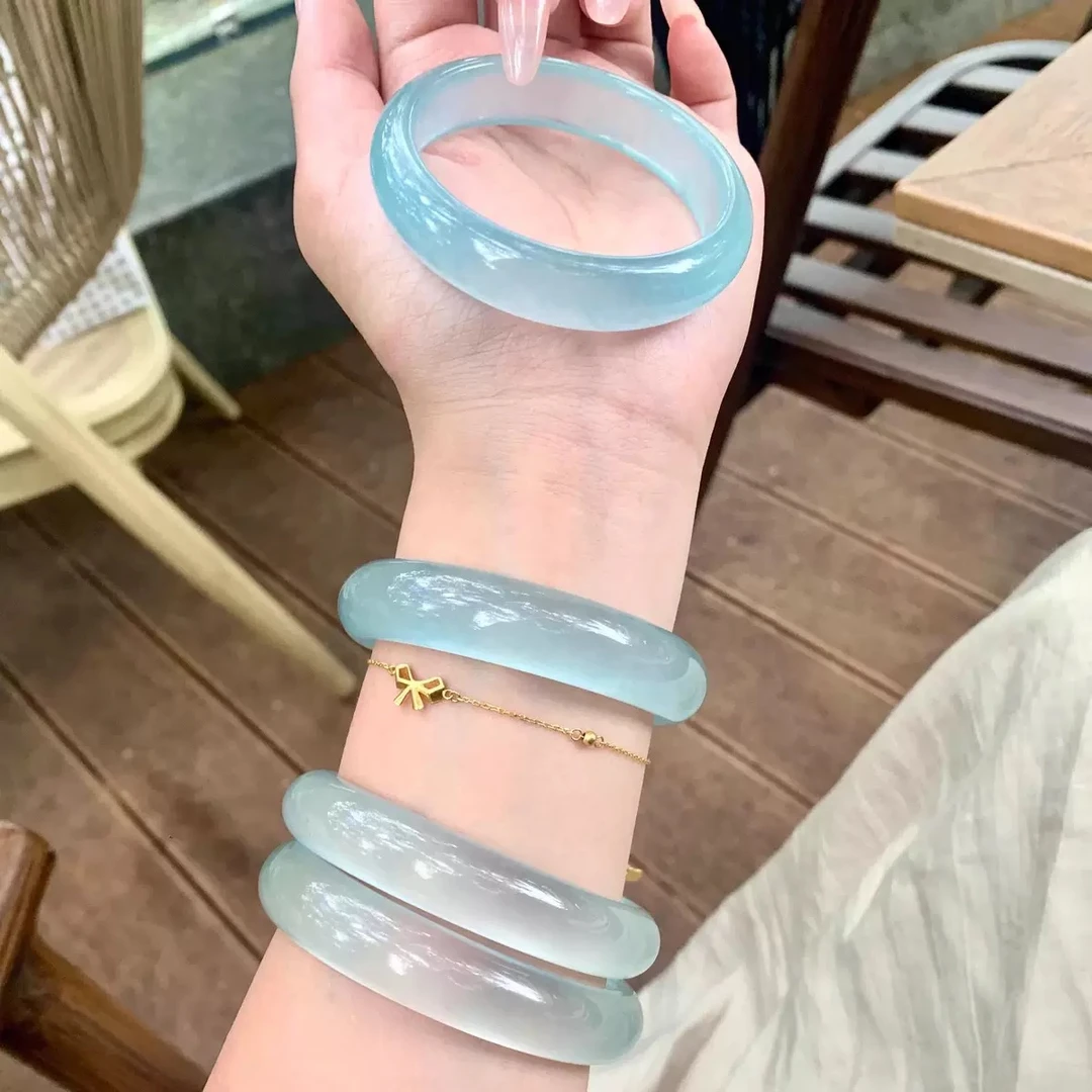 精美女款蓝冰正装手镯多样性发货