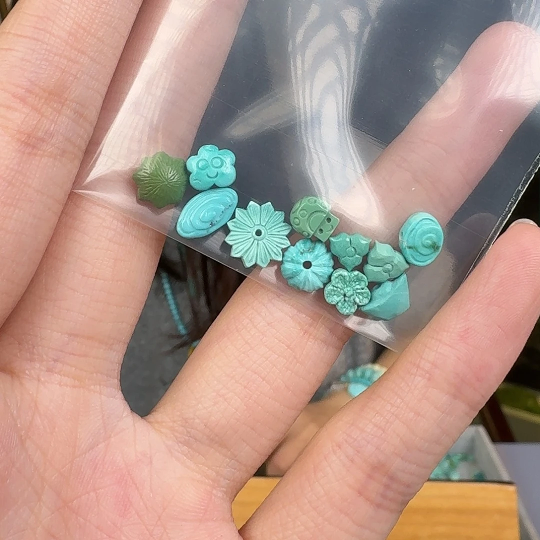 绿松石未镶嵌挂件