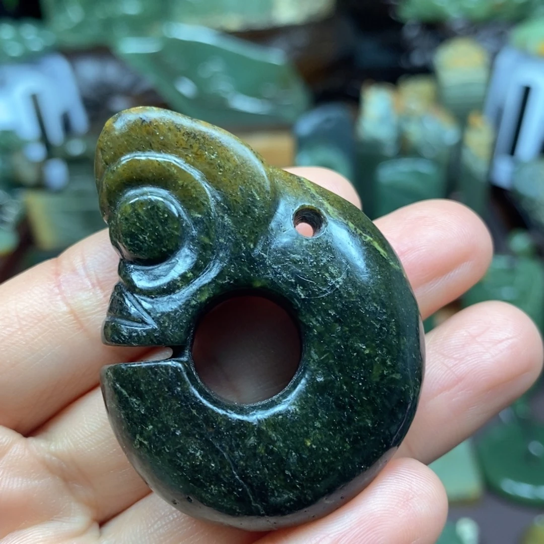 岫岩河磨玉（透闪石质玉）未镶嵌把件