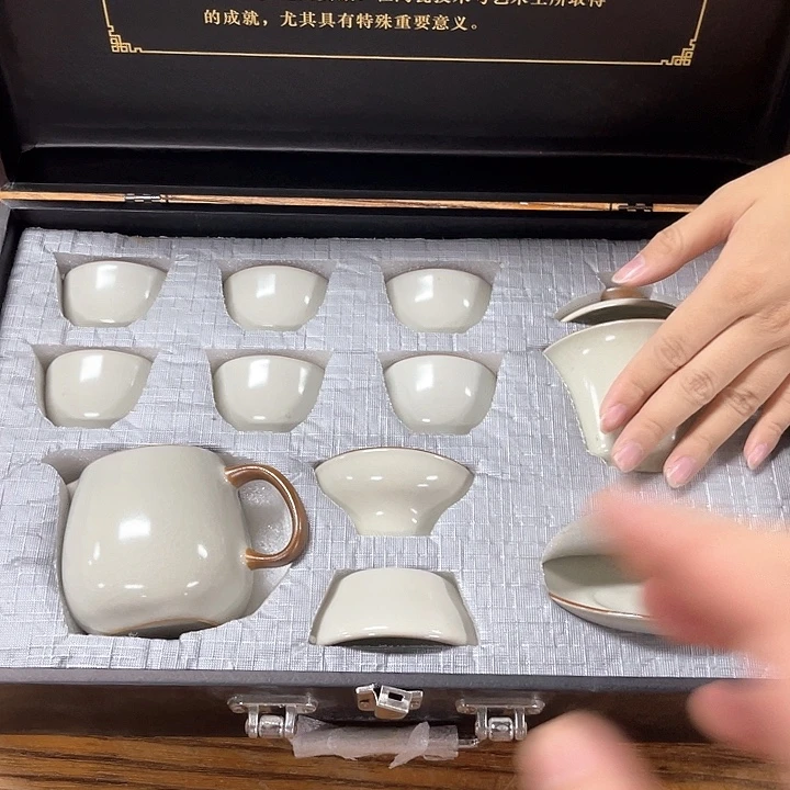 孤品茶具套装等。