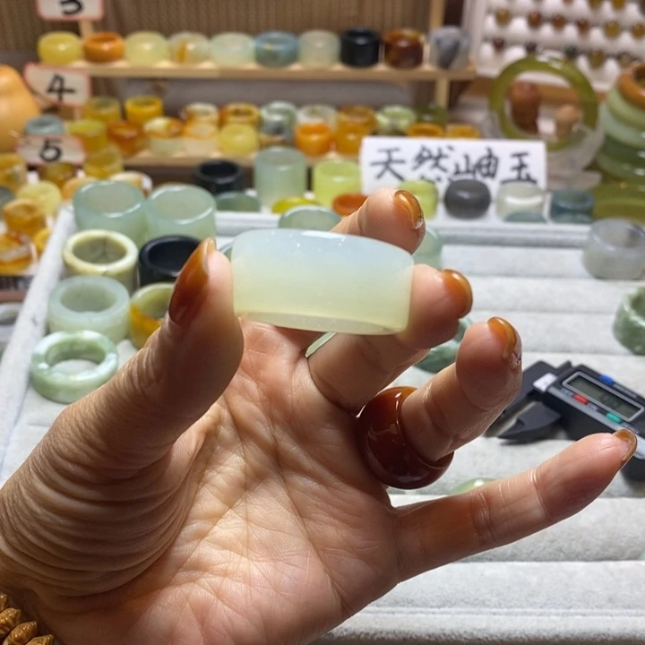 H***煲岫玉未镶嵌戒圈岫玉精品指环