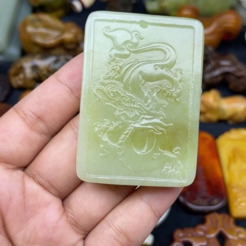 蛇纹石玉未镶嵌颈饰39