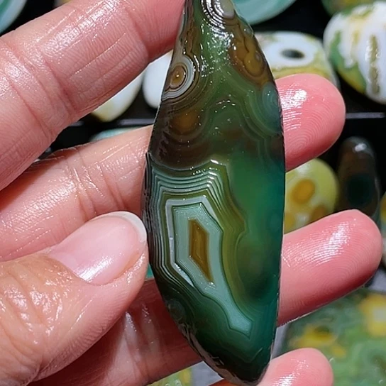 【闪购商品】玛瑙珠宝奇石未镶嵌用****谷