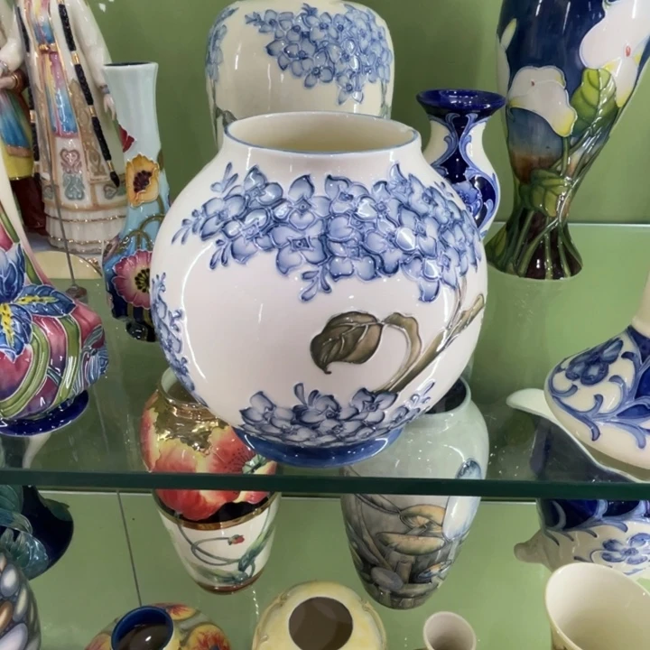 小*辉16cm微瑕花瓶一个