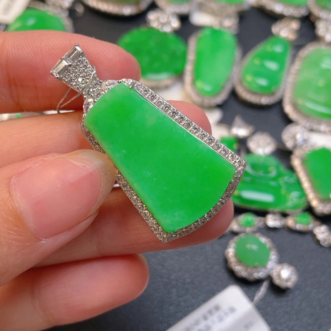 颈饰银S925镶嵌翡翠