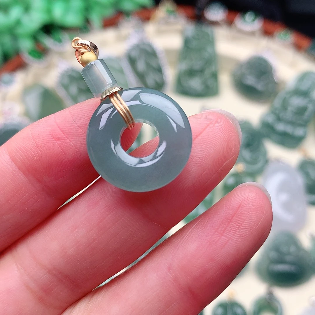 翡翠挂件未镶嵌吊坠