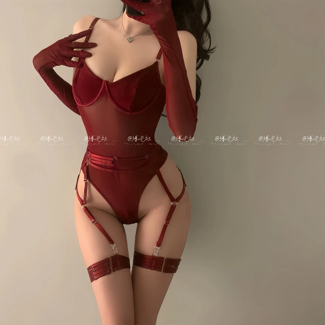 无人区玫瑰·酒红色欧美修身短款紧身蕾丝法式时尚性感连体衣套装