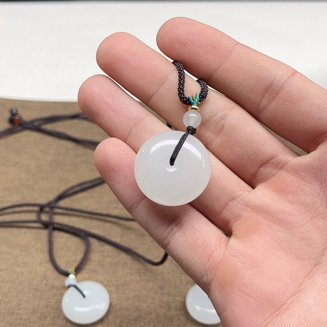 石英质玉颈饰未镶嵌