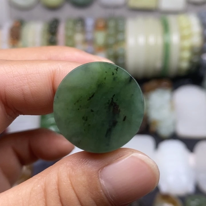 和田玉未镶嵌颈饰岁**好