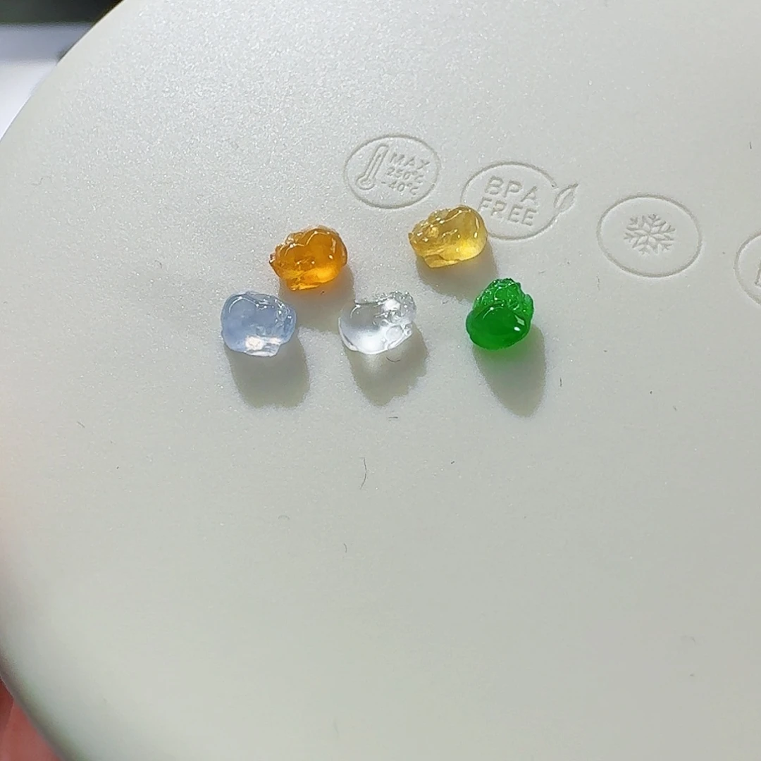 翡翠颈饰未镶嵌金蟾一手