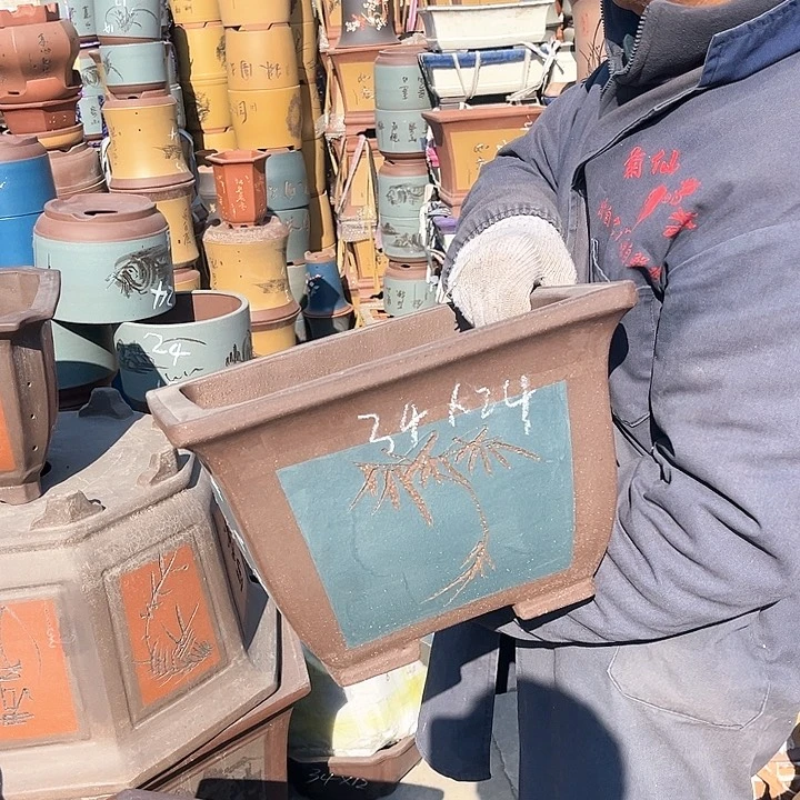 紫砂紫砂花盆和小盆小桌