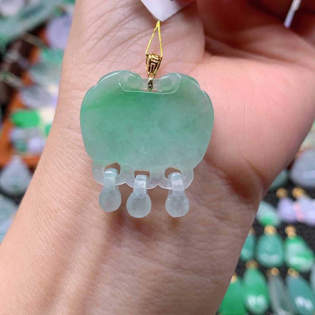 缅甸天然A货翡翠，冰飘花平安锁，编号13/1203尺29-27.8/4