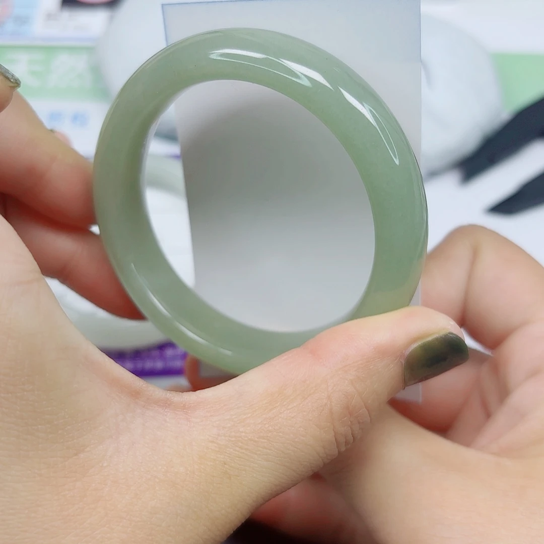 石英质玉未镶嵌手镯8/54