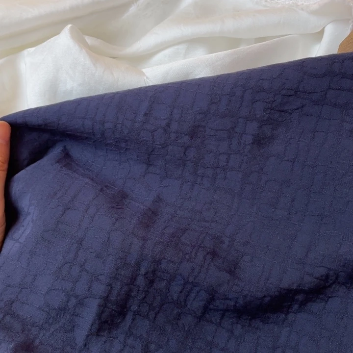 天丝（莱赛尔纤维）深藏蓝色提花3米