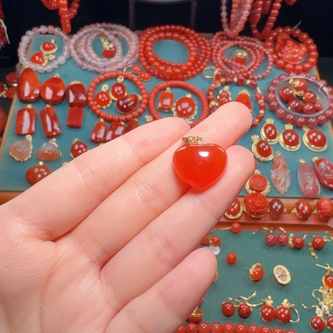 南红玛瑙18K金镶嵌吊坠