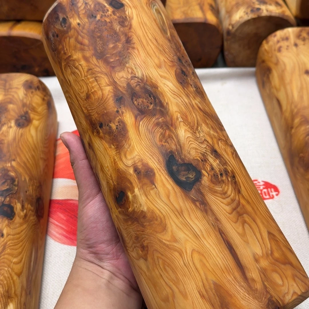 山***连鹅绒竹炭崖柏黑油颈椎枕。典藏级花纹