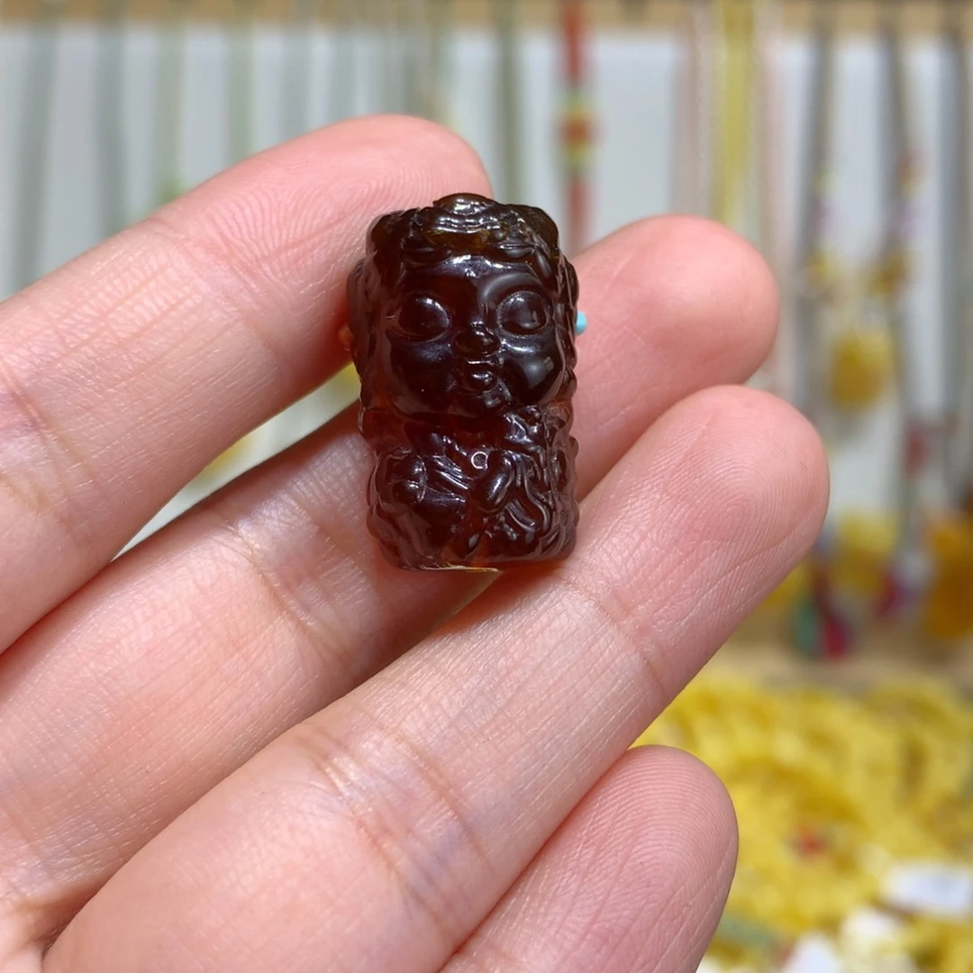 琥珀裸石未镶嵌配饰