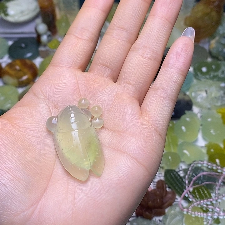 蛇纹石玉未镶嵌颈饰我**亮