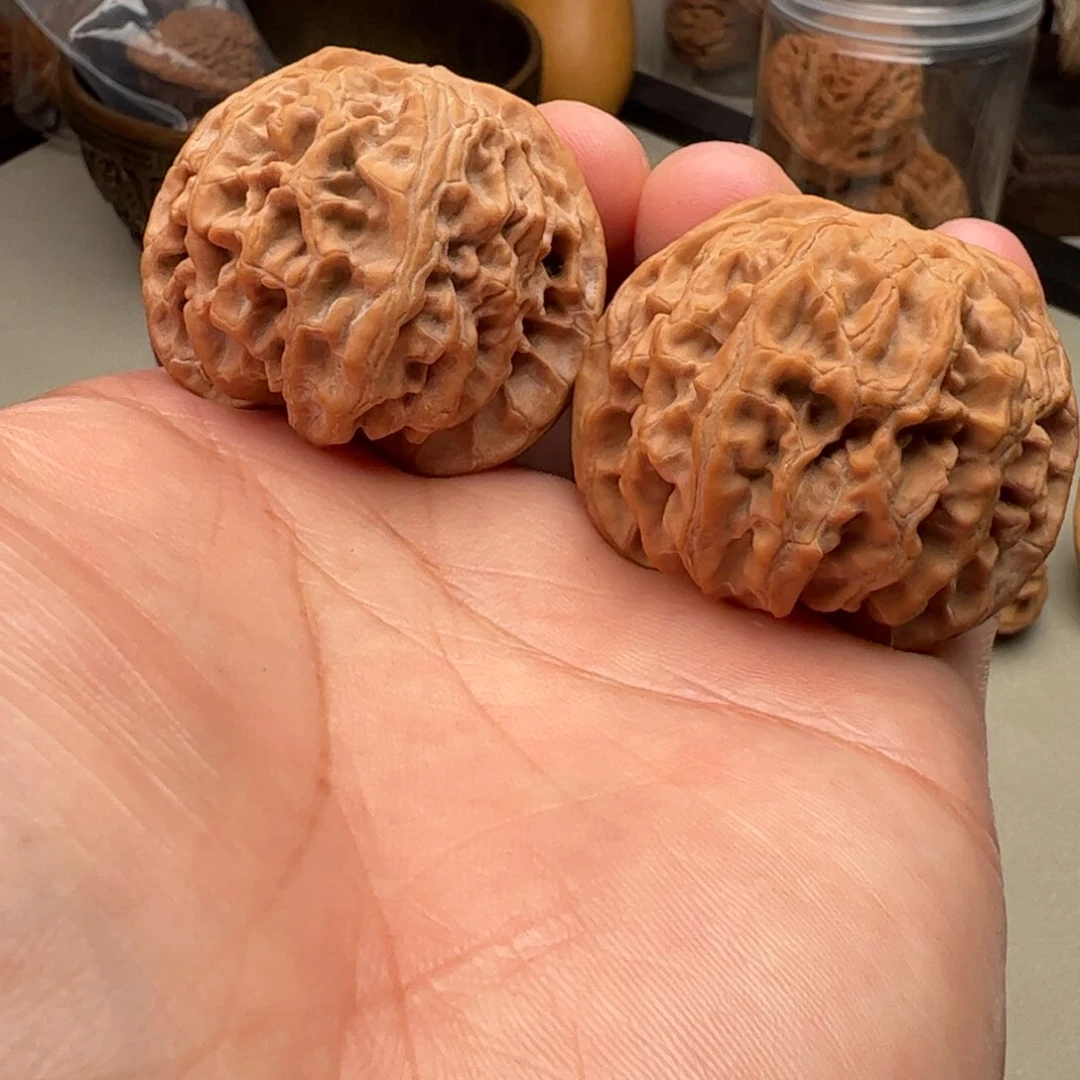 桃核把件苹果狮子头