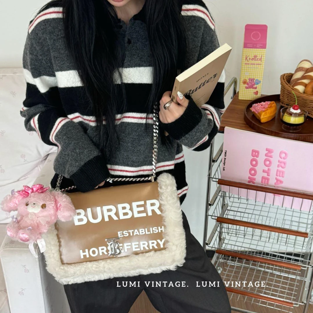 95新 BURBERRY/博柏利 卡其色羊羔毛lola单肩包72225902