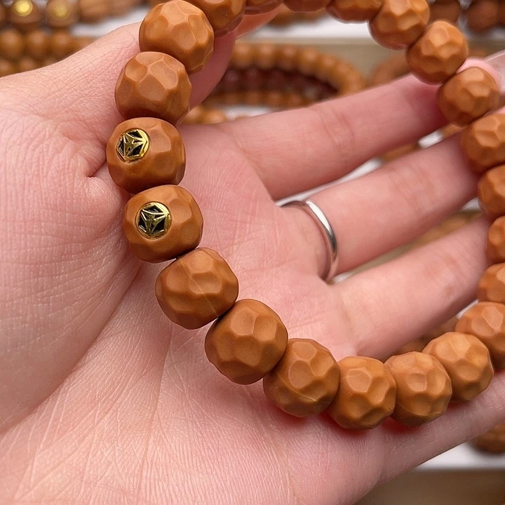 S****猴头核桃吊坠二等双标黑金无相微瑕款