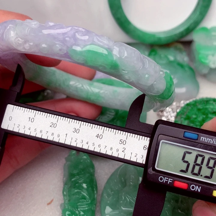 翡翠手镯未镶嵌a货