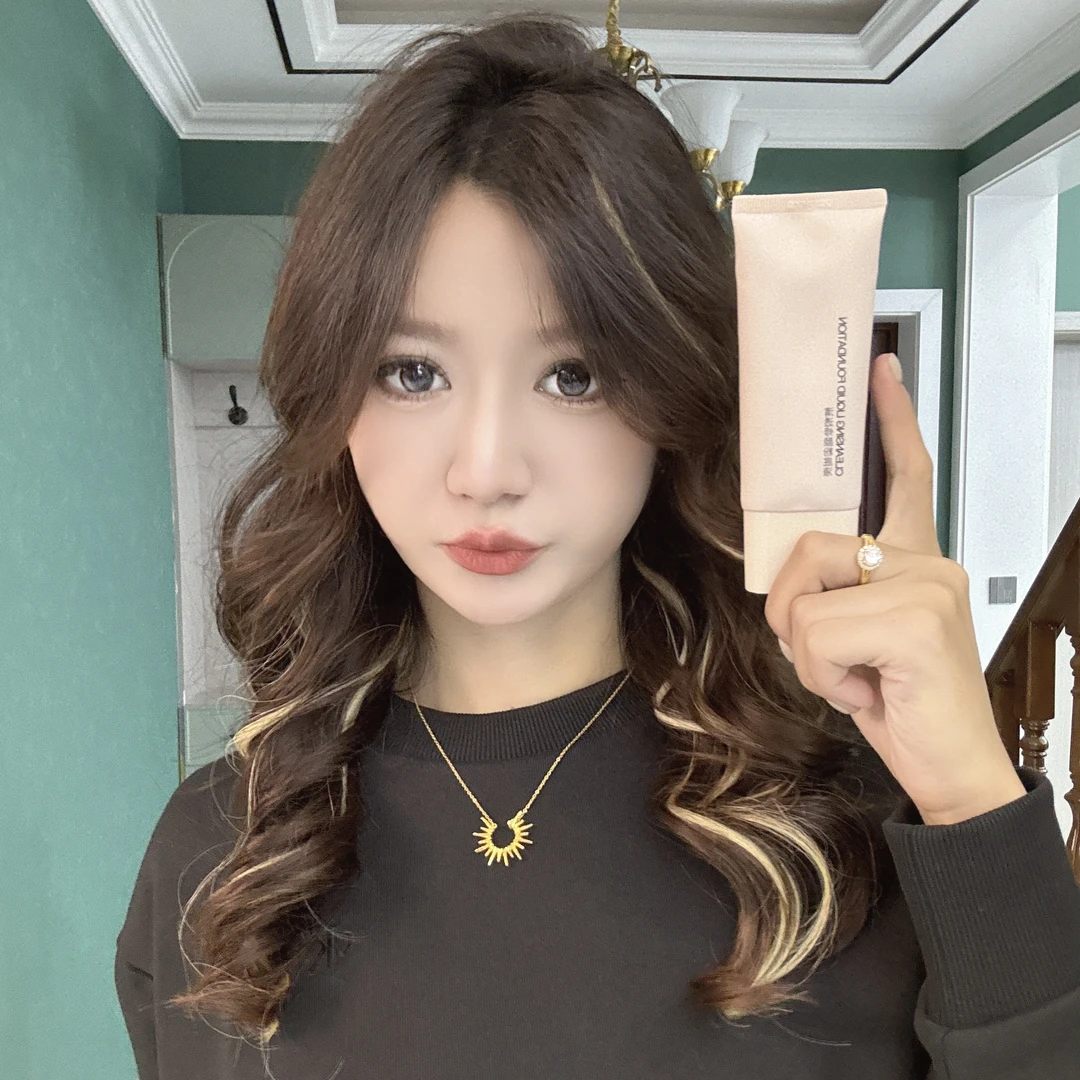 祖美丽推荐粉底液（送一瓶身体乳）