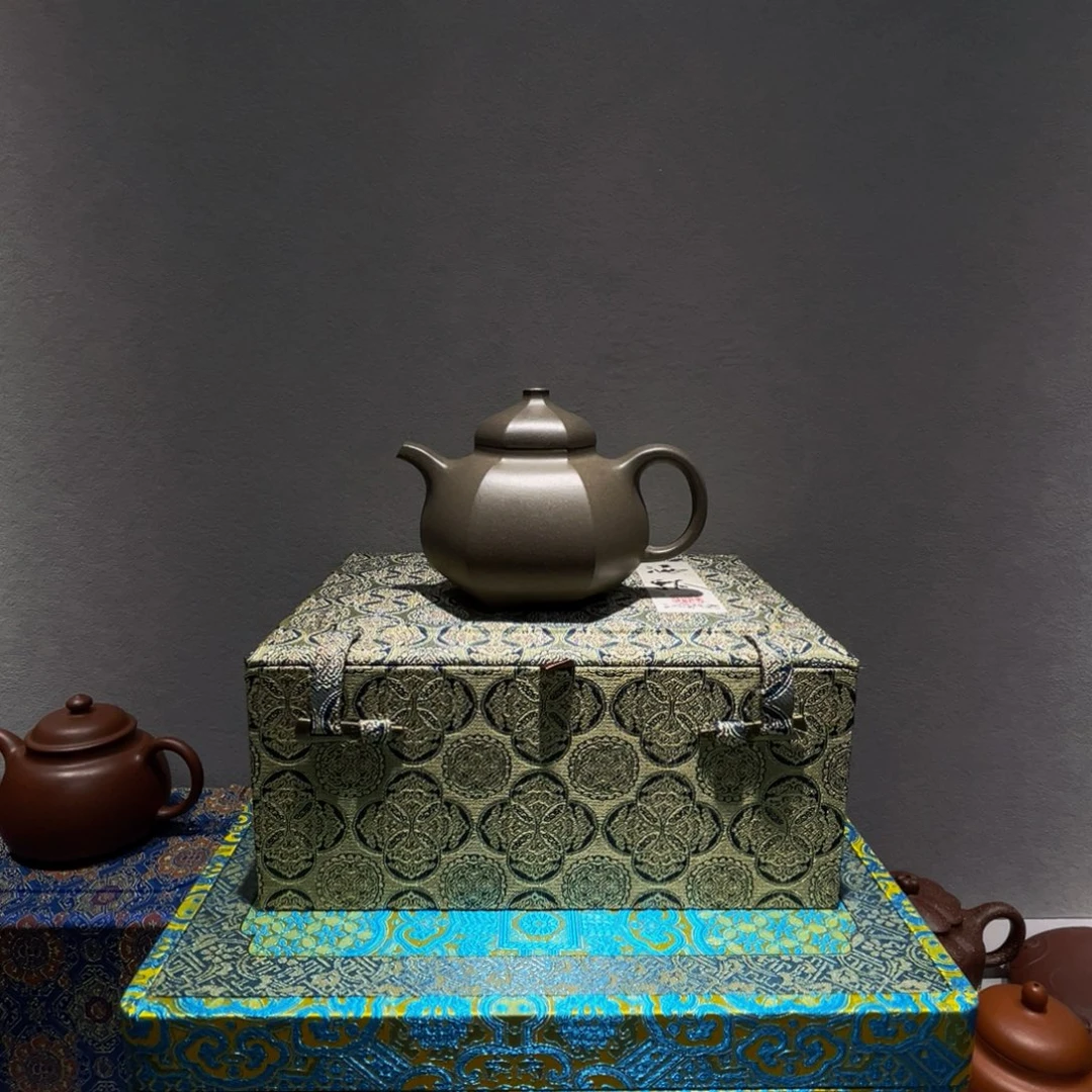 谢***茶壶紫砂紫砂艺术学院