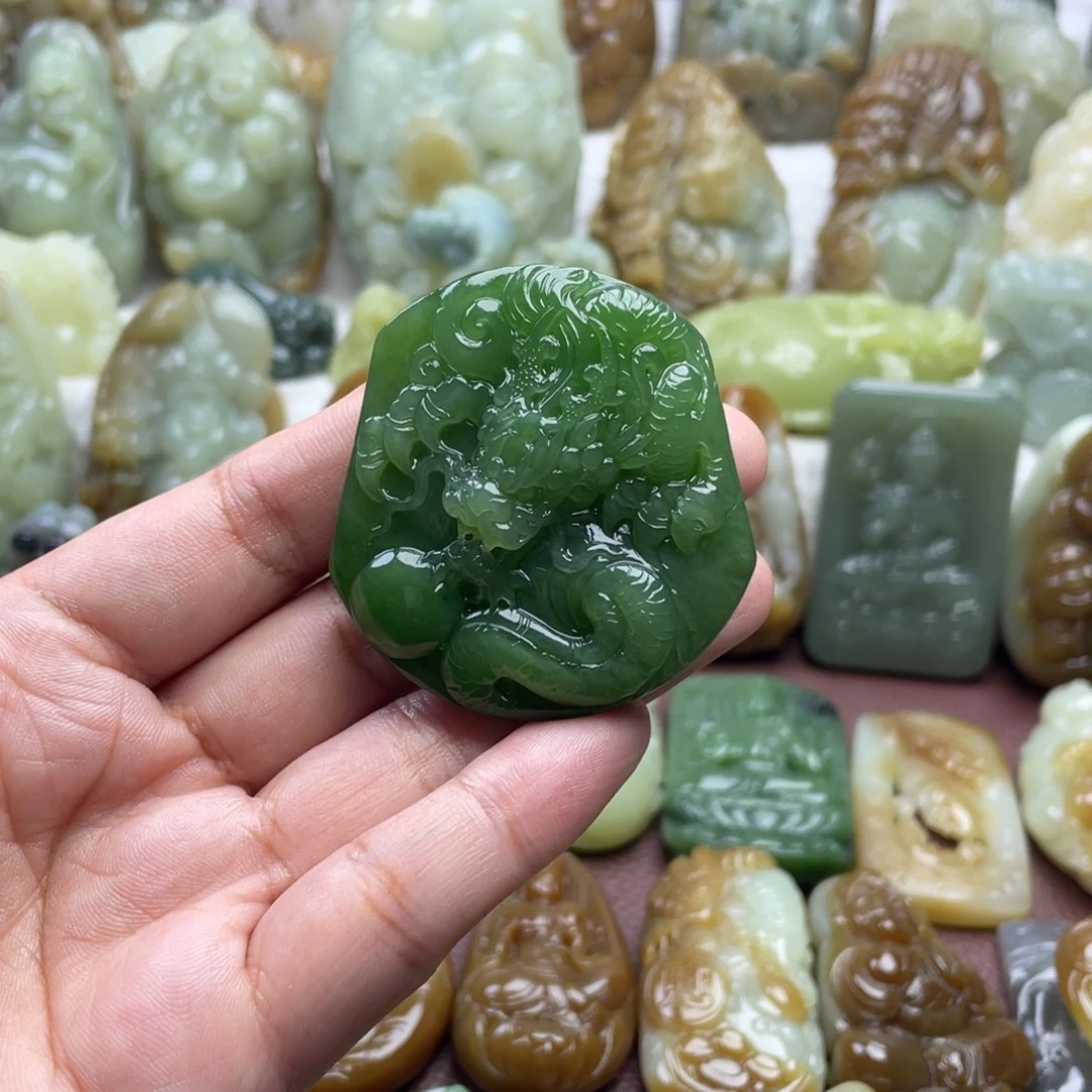 和田玉未镶嵌颈饰