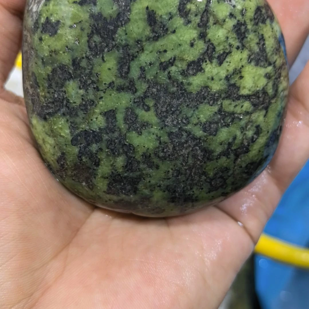 花***言有机玻璃藏玉药王石原石一个