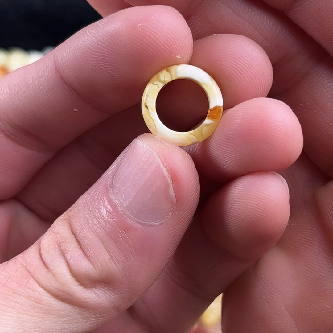 蜜蜡未镶嵌珠宝奇石