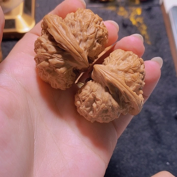 吊坠文玩核桃座山雕