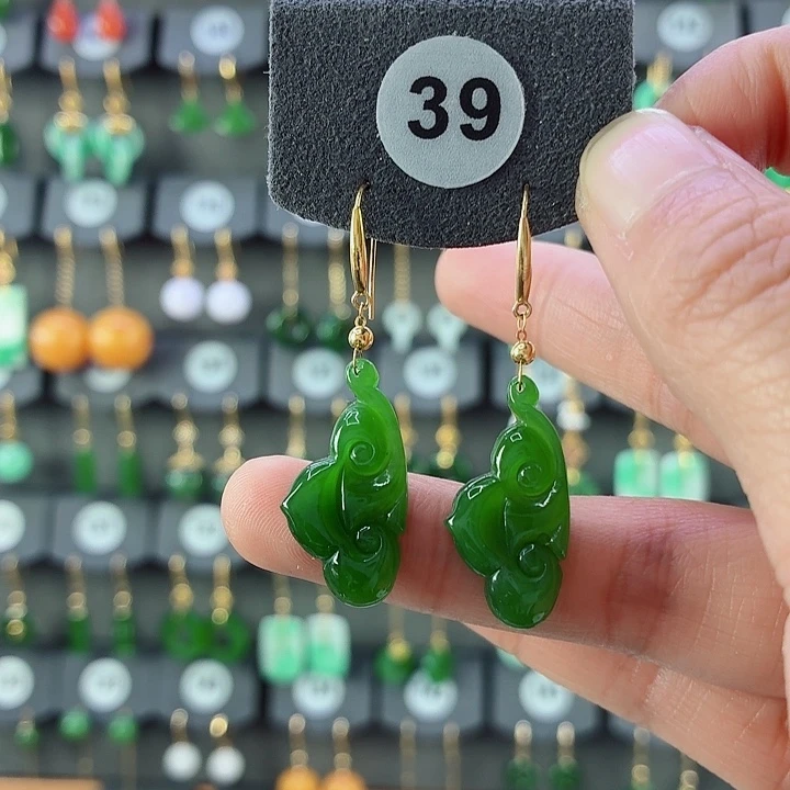 和田玉18K金镶嵌耳饰