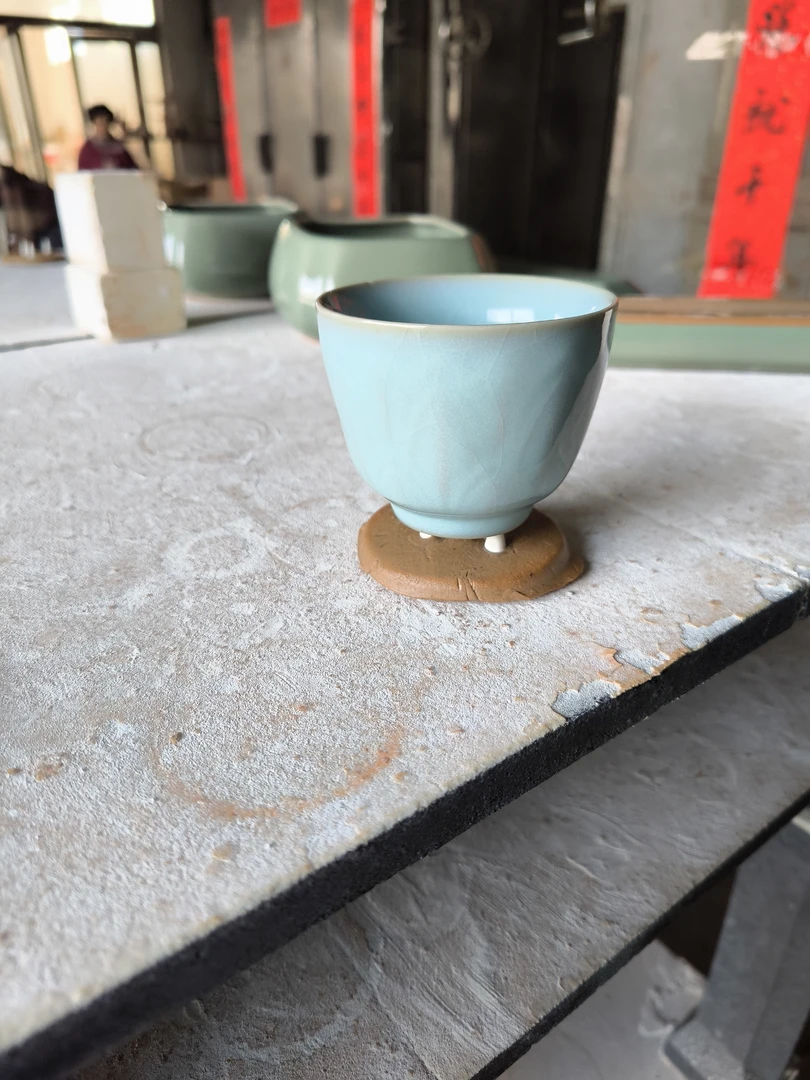 汝窑开片支烧荷花杯(冰片)