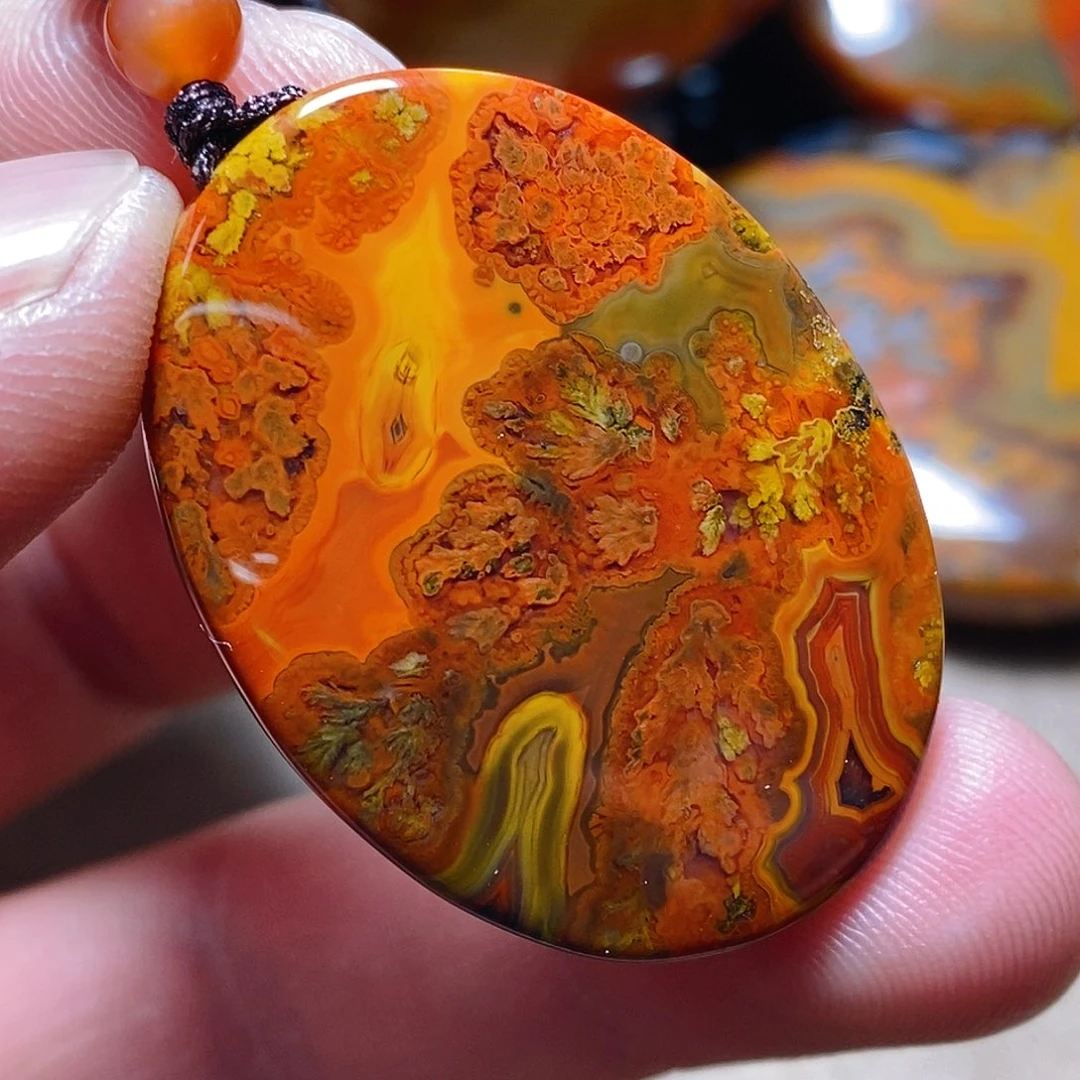 玛瑙/玉髓颈饰未镶嵌观*者