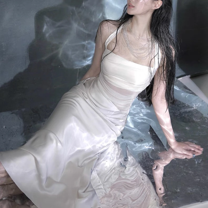 法式网纱拼接缎面挂脖抹胸收腰显瘦包臀连衣裙生日聚会小礼服