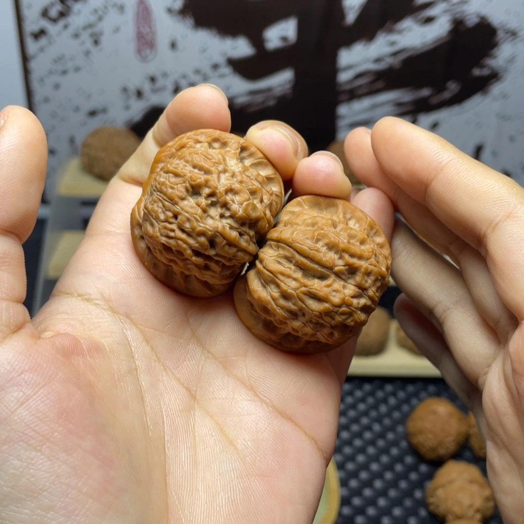 吊坠文玩核桃血麒麟40微修白茬